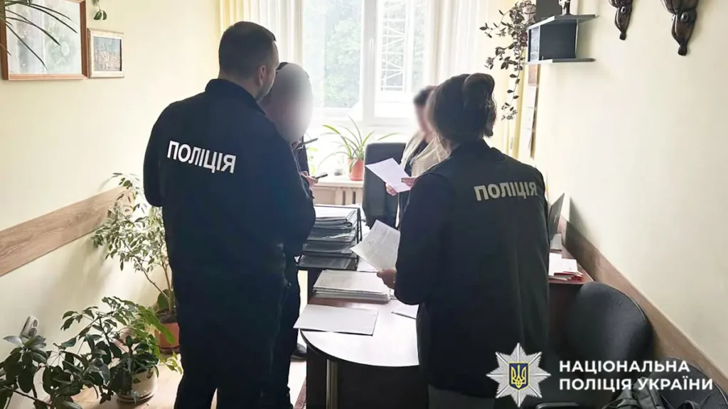 Син кадровиці Хмельницького вишу пішов на умову: відстрочка від мобілізації за гроші.