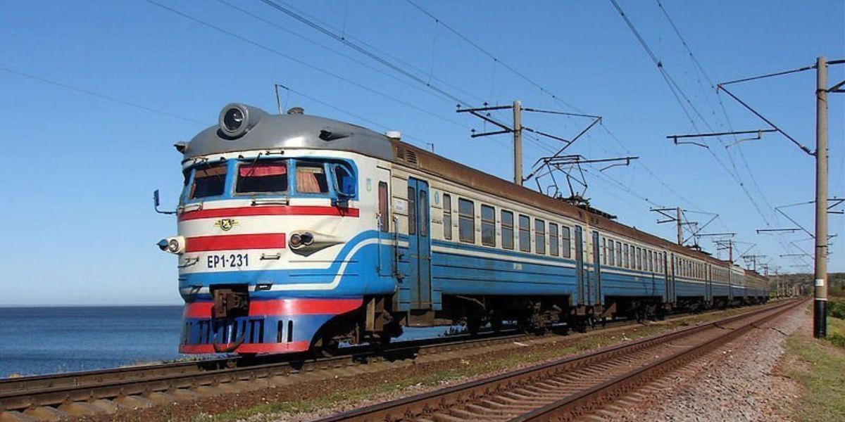 Електричка Хмельницький Підволочиськ: зупинки, розклад і ціна
