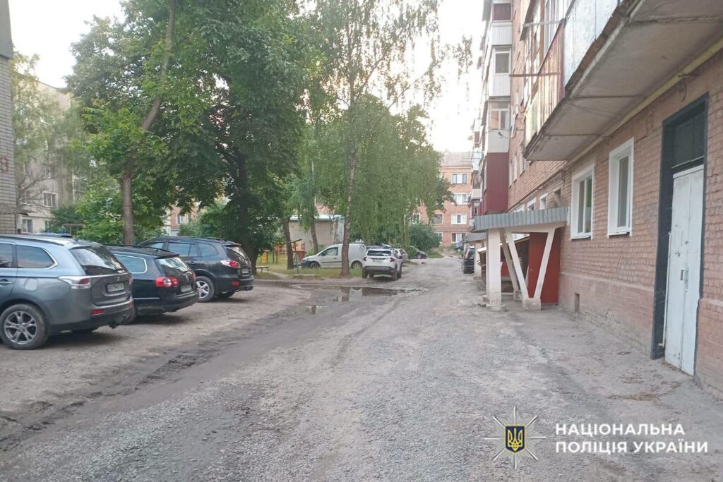 Хмельниччина: 13-річний підліток з ножем проти 7-річного. Поліція розслідує.