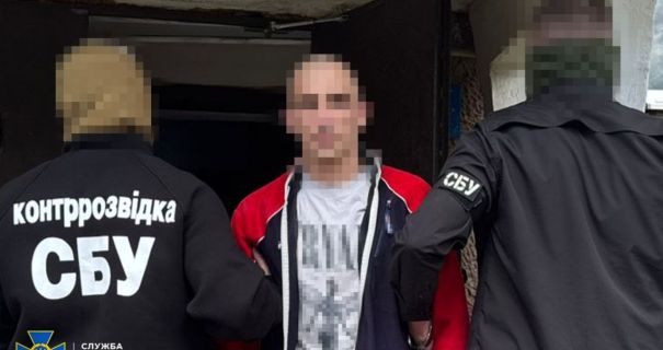 На Хмельниччині: Агент РФ, що планував удари по оборонці та логістиці, затриманий.