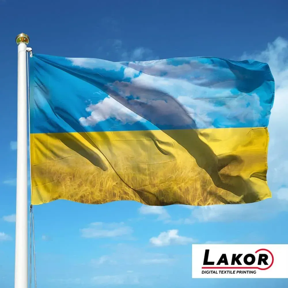 Як створюють прапори на замовлення: від макета до готового виробу