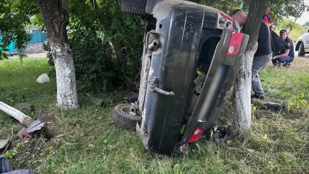 Смертельна ДТП у Полонному: Chery врізався у дерево, водій загинув.
