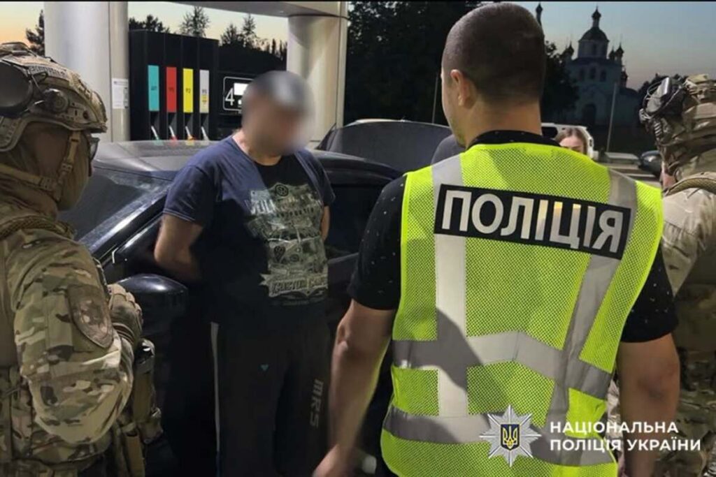 Злочинний шлях: кам'янчани під вартою за незаконний перетин кордону.