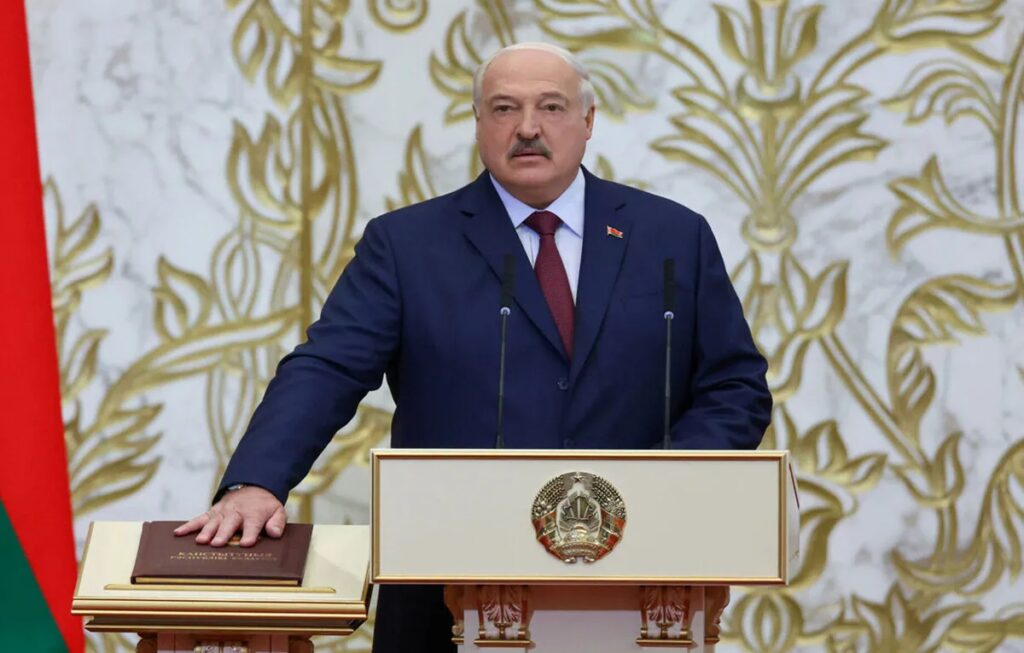 Лукашенко помилував 15 в'язнів, 13 з них – за "екстремізм".