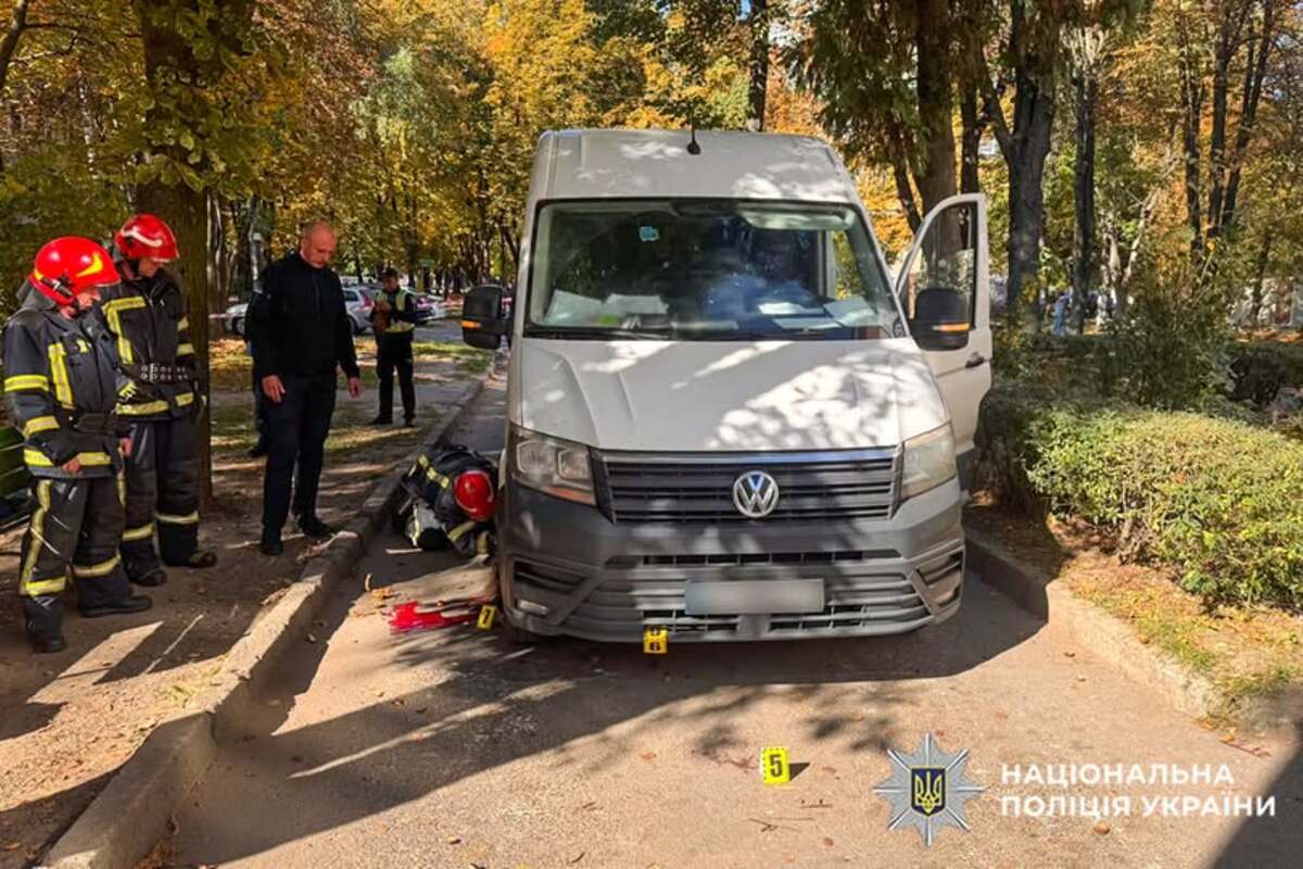 Жахлива трагедія в Хмельницькому: 91-річну жінку збив мікроавтобус.